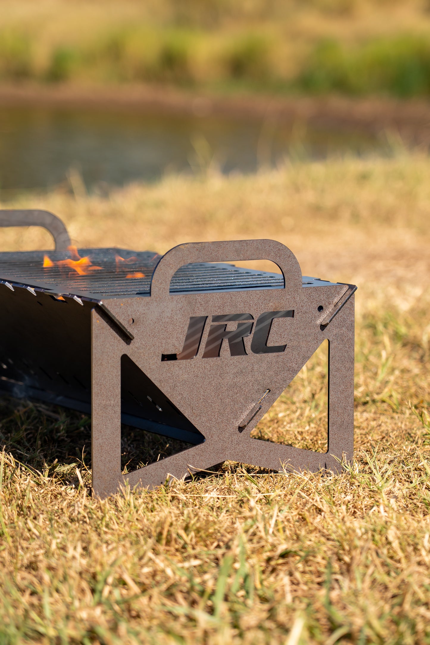 JRC OFFROAD COLLAPSIBLE FIRE PIT AND GRILL