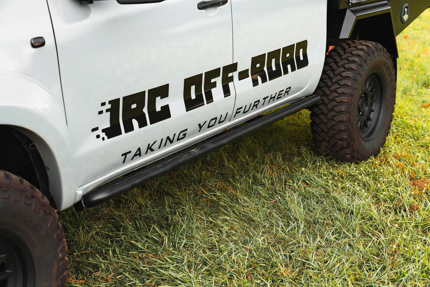 N70 DUAL CAB ROCK SLIDERS